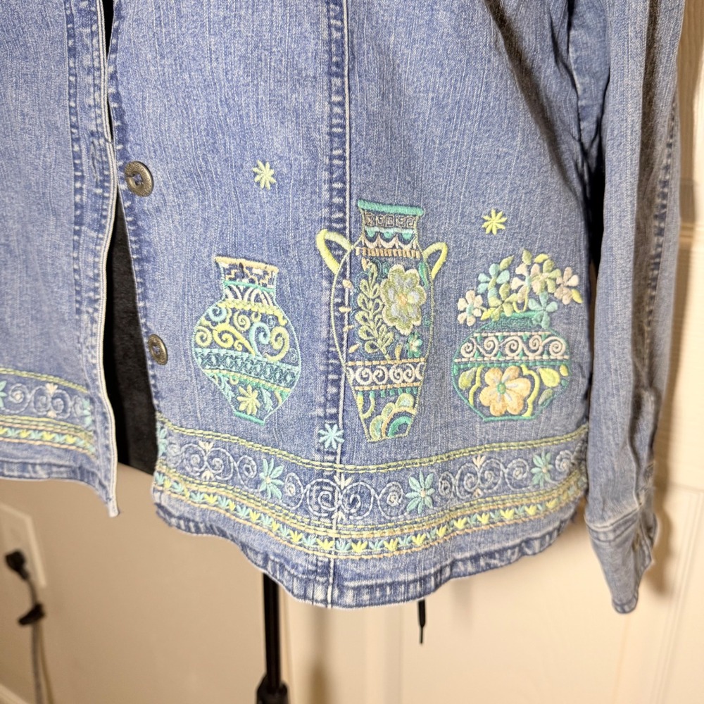 Women's Alfred Dunner Denim Jacket Long Sleeve Top Embroidered y2K Floral SZ 12 - Picture 2 of 7